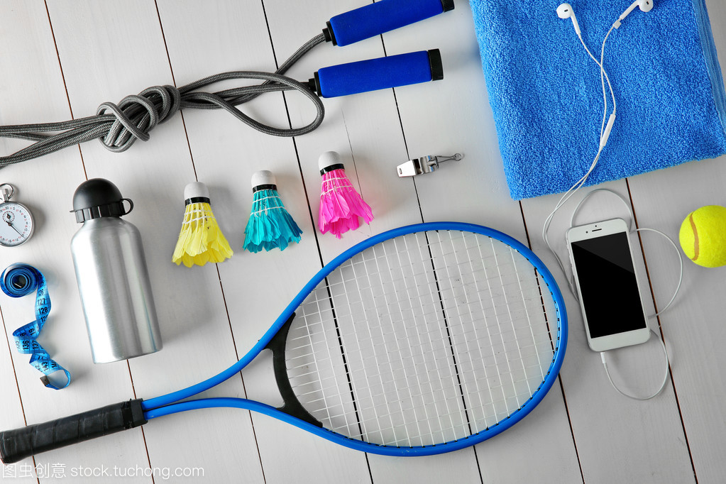 運(yùn)動(dòng)器材和衣服